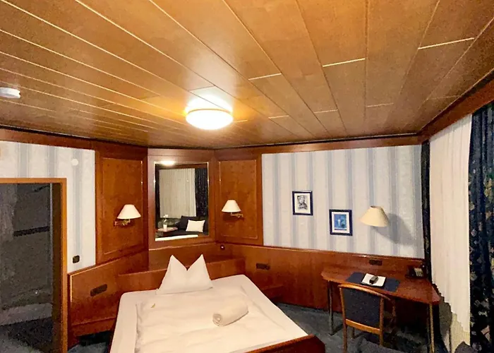 Hubertus Rhein Отель