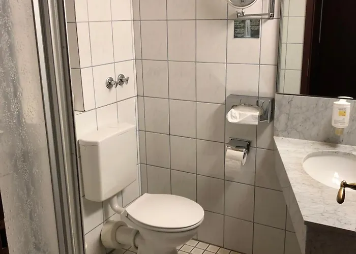 Отель Hubertus Rhein